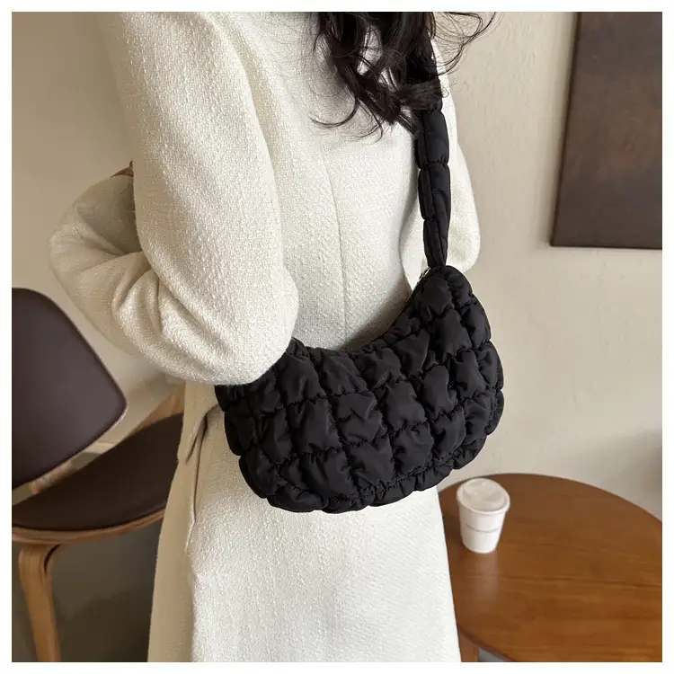 Black Quilted Shoulder Bag for Women 2023 Winter — feature 11