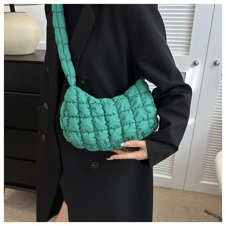 Black Quilted Shoulder Bag for Women 2023 Winter — feature 14