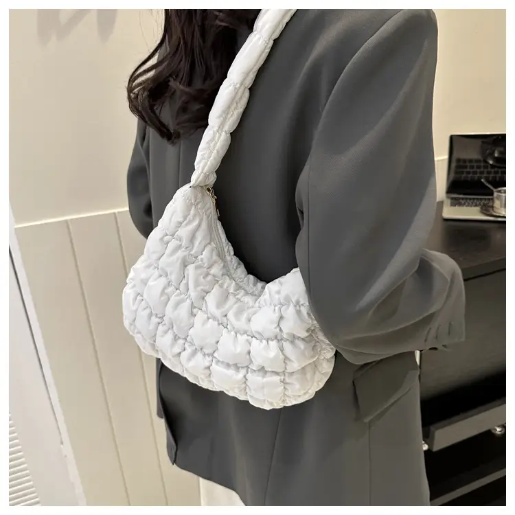 Black Quilted Shoulder Bag for Women 2023 Winter — feature 19