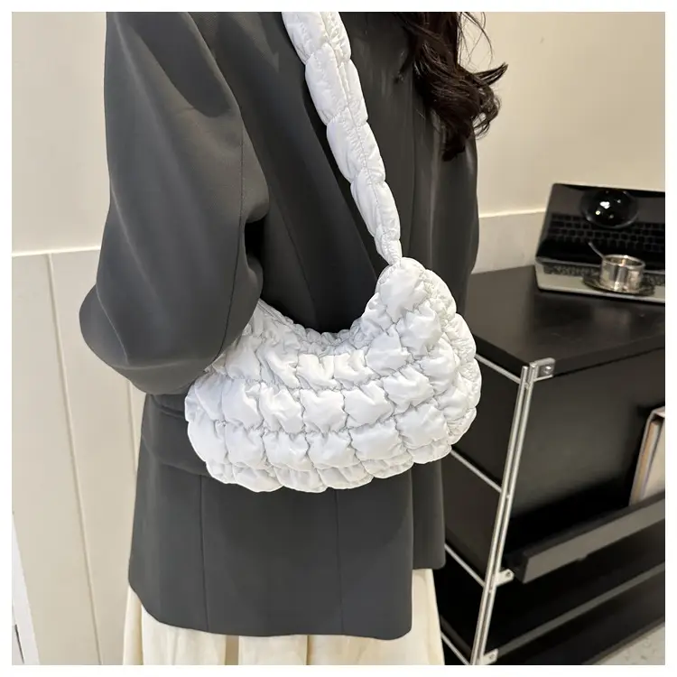 Black Quilted Shoulder Bag for Women 2023 Winter — feature 20