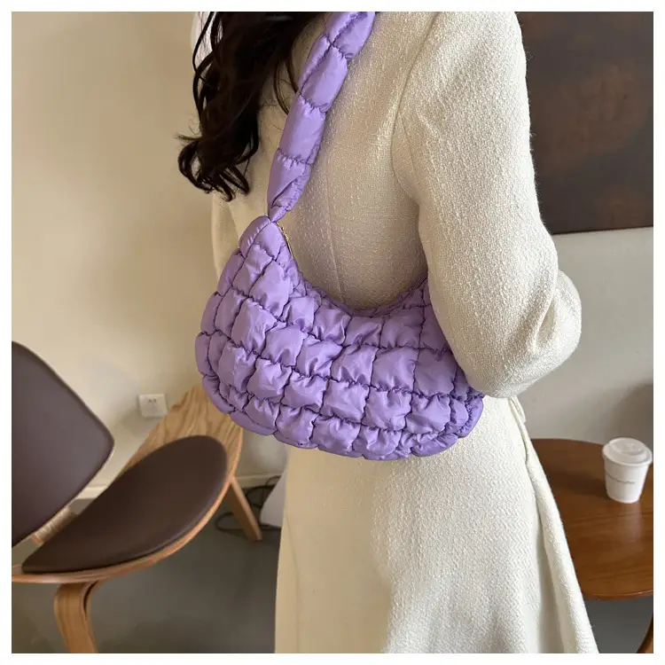 Black Quilted Shoulder Bag for Women 2023 Winter — feature 7