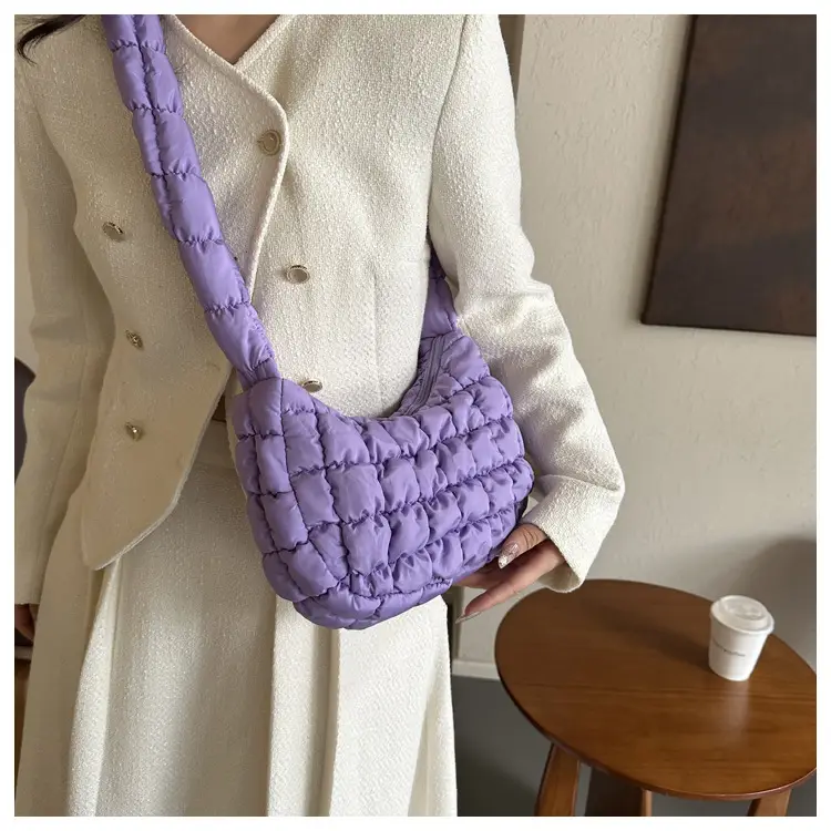 Black Quilted Shoulder Bag for Women 2023 Winter — feature 9