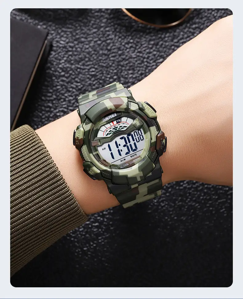 Sports Digital Watch Black Blue Waterproof 10:58 Display — feature 19