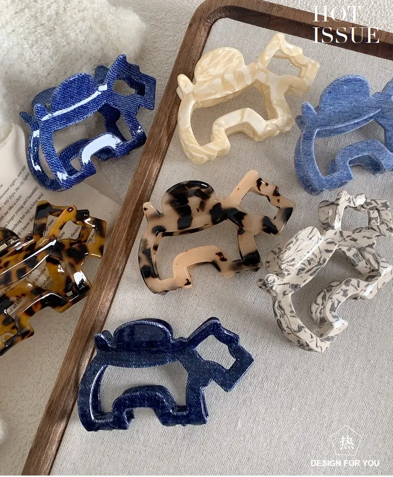 Blue Glitter Dog Hair Clip for Girls — feature 3