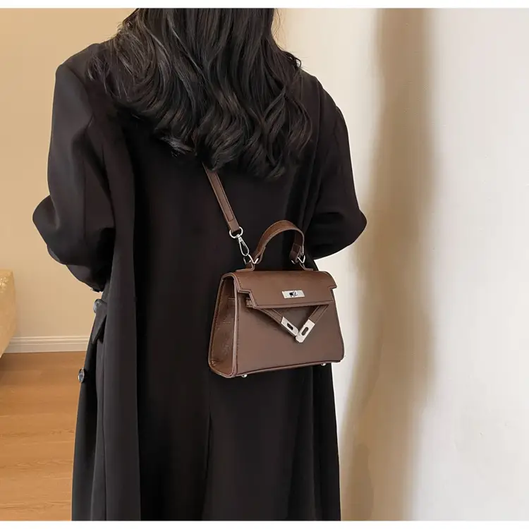 Women Shoulder Messenger Bag Brown Leather 2023 — feature 12