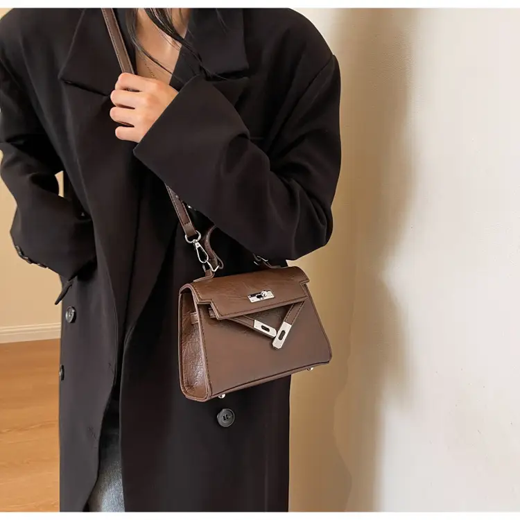 Women Shoulder Messenger Bag Brown Leather 2023 — feature 13
