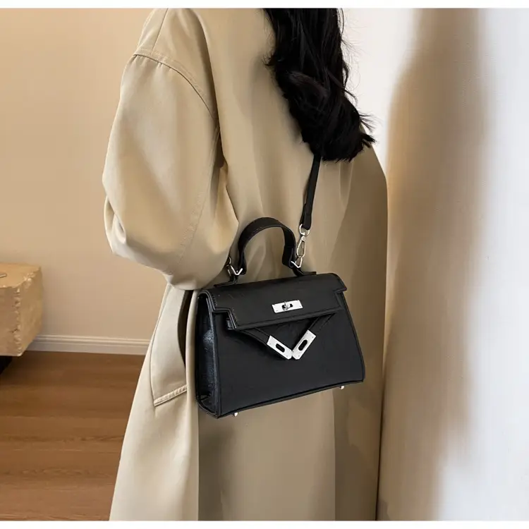 Women Shoulder Messenger Bag Brown Leather 2023 — feature 9