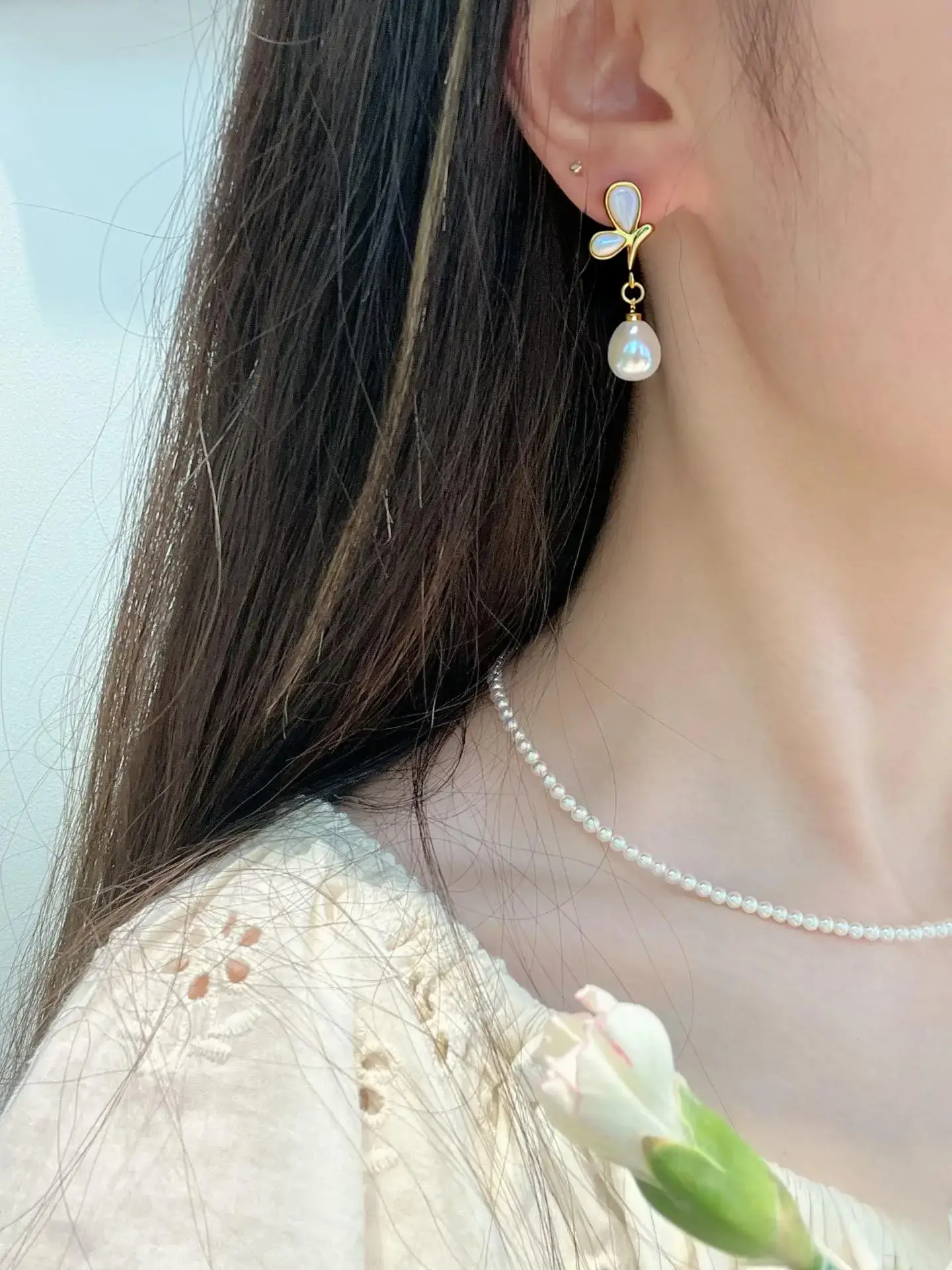 Zhuji Pearl Butterfly Earrings 18K Gold Women — feature 9