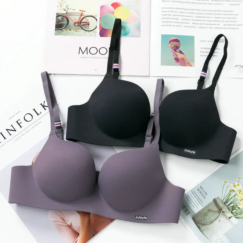 French simple one-piece seamless wireless bra girl thick cup small chest push up adjustable student underwear