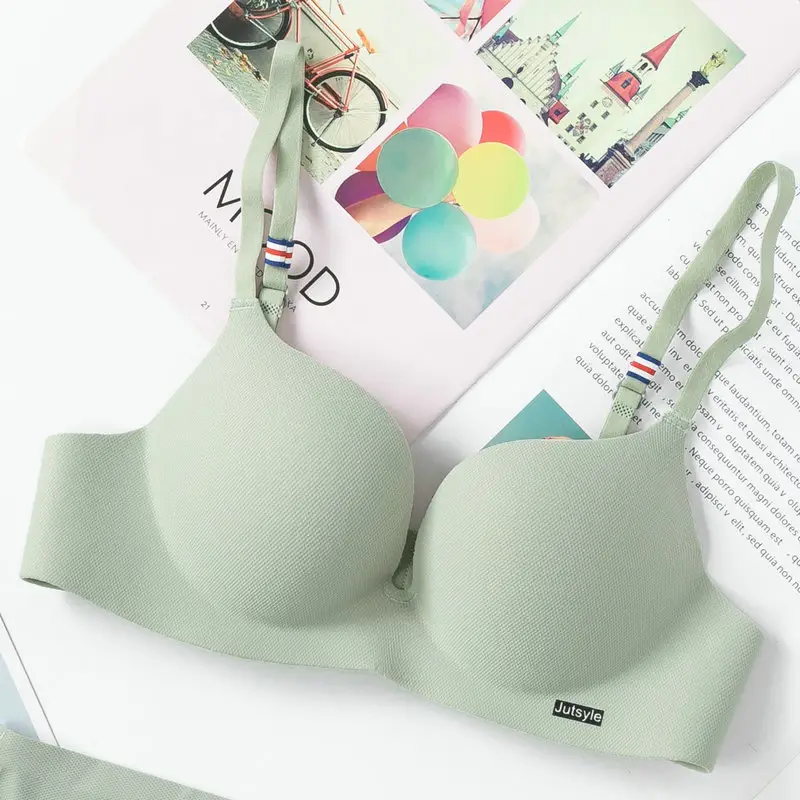 French simple one-piece seamless wireless bra girl thick cup small chest push up adjustable student underwear