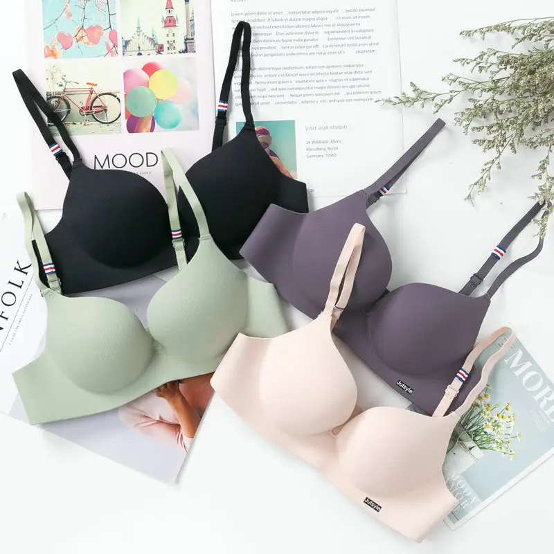 French simple one-piece seamless wireless bra girl thick cup small chest push up adjustable student underwear — feature 3