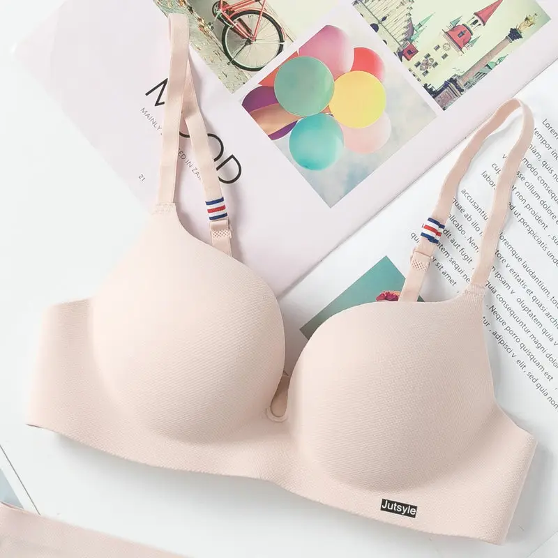 French simple one-piece seamless wireless bra girl thick cup small chest push up adjustable student underwear — feature 8
