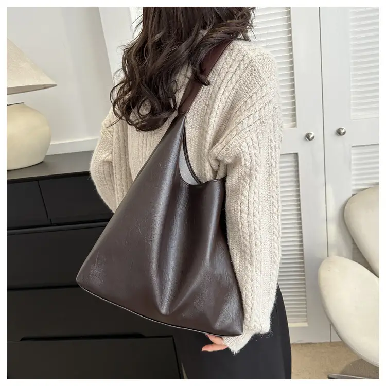 Black Textured Shoulder Bag for Women 2023 — feature 12