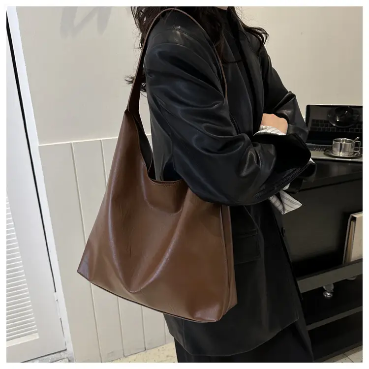 Black Textured Shoulder Bag for Women 2023 — feature 15