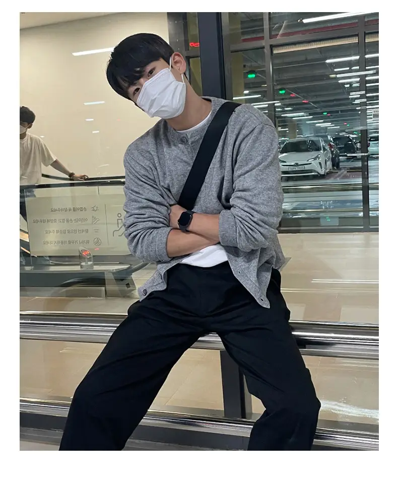 Winter Men's Grey Knitted Cardigan Coat with Black Strap — feature 3