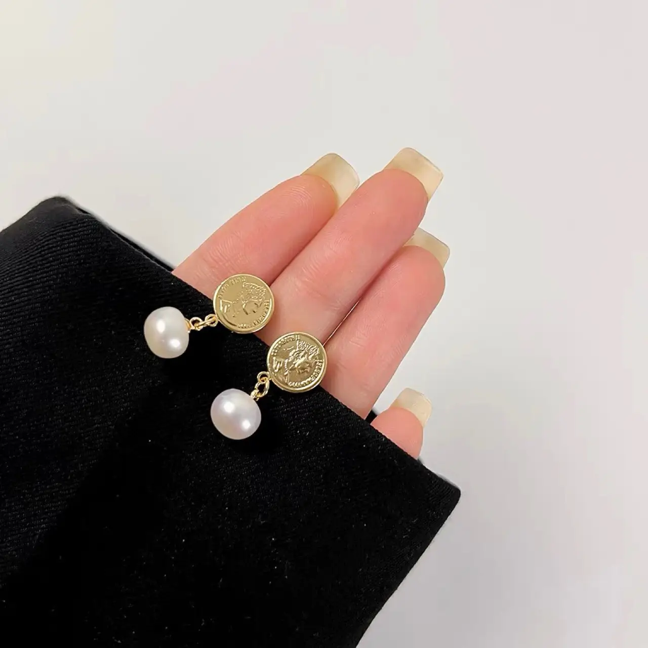 Queen Gold Pearl Earrings Elegant All-Match - Image 2
