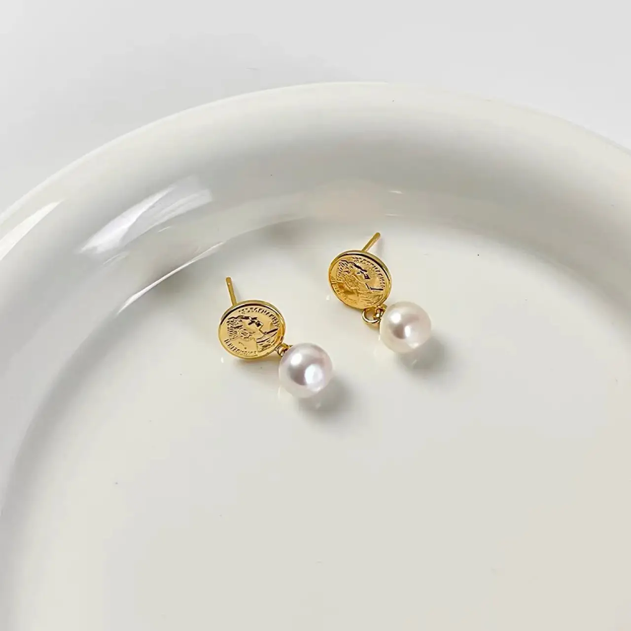 Queen Gold Pearl Earrings Elegant All-Match - Image 5