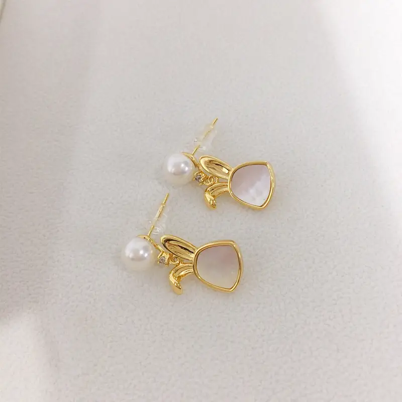 Zhuji Pearl Earrings for Women 18K Gold Filled Sea Mother Rabbit Design — feature 6