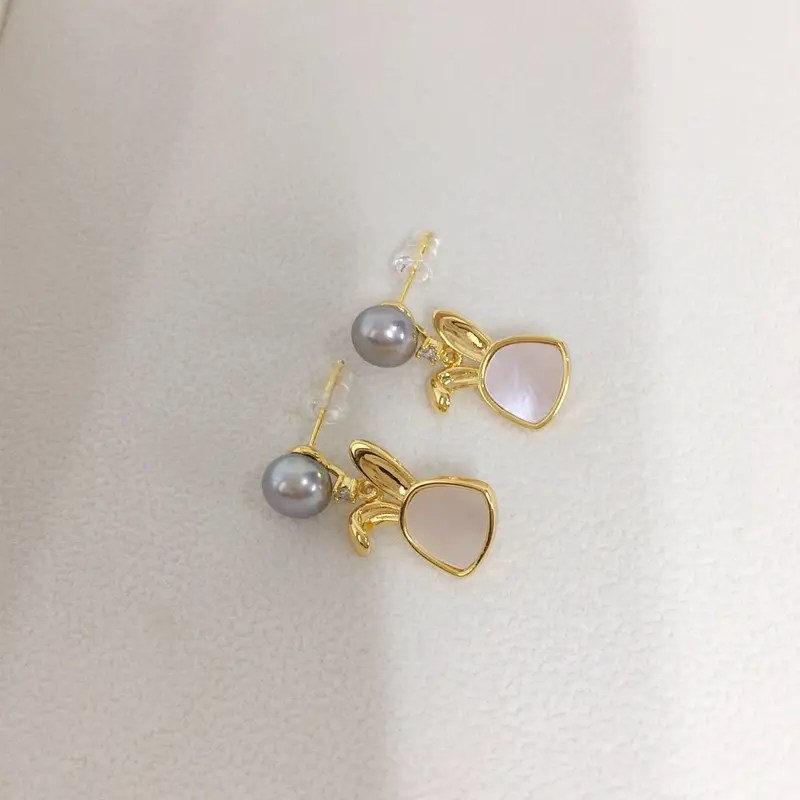 Zhuji Pearl Earrings for Women 18K Gold Filled Sea Mother Rabbit Design — feature 7