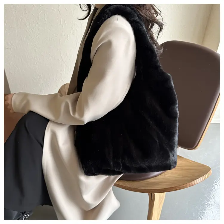 Cute Plush White Women's Shoulder Bag 2023 Winter — feature 9
