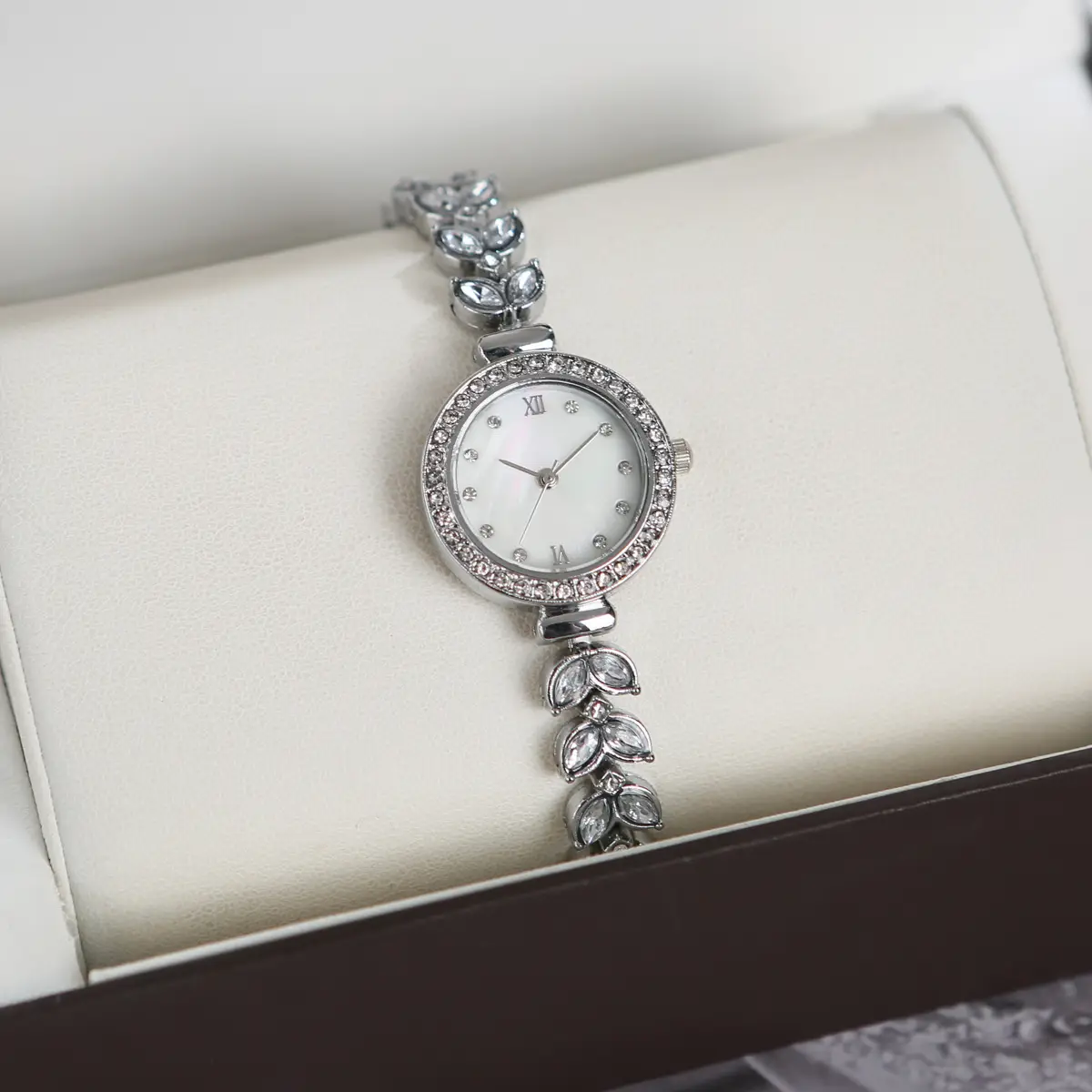Cross-Border Mermaid Women's Watch Silver Crystal Band — feature 10