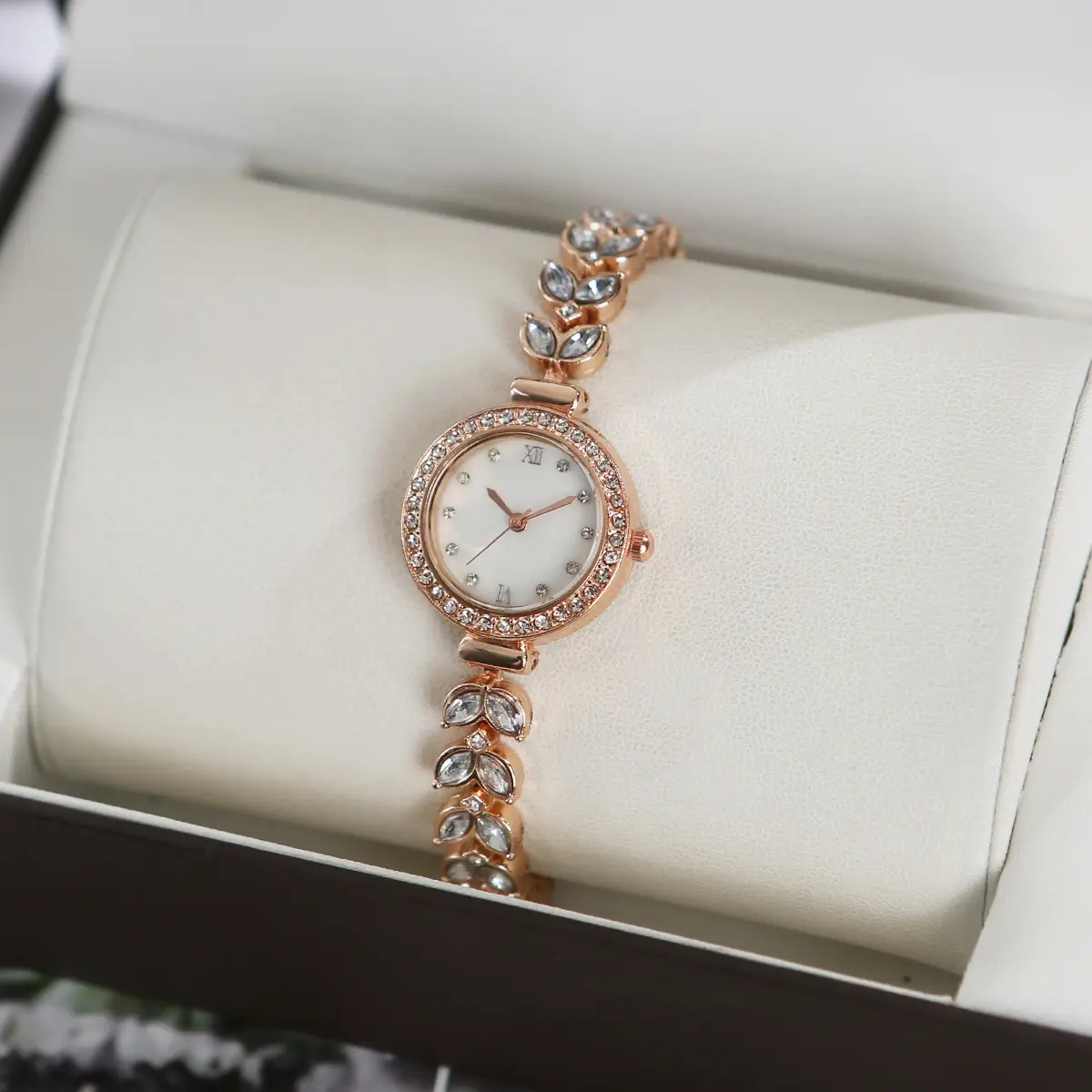 Cross-Border Mermaid Women's Watch Silver Crystal Band — feature 11
