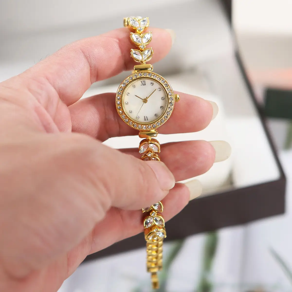 Cross-Border Mermaid Women's Watch Silver Crystal Band — feature 15