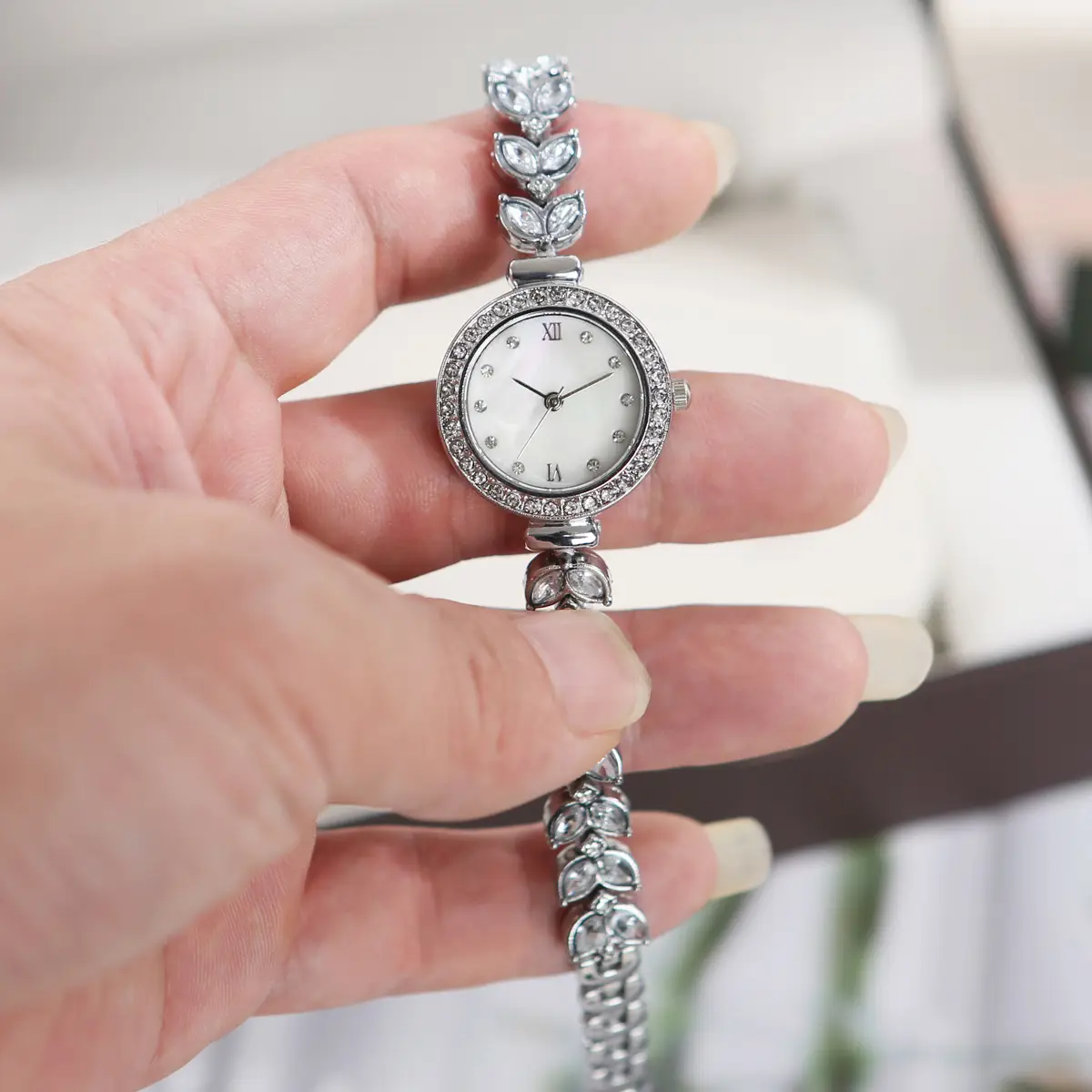 Cross-Border Mermaid Women's Watch Silver Crystal Band — feature 16