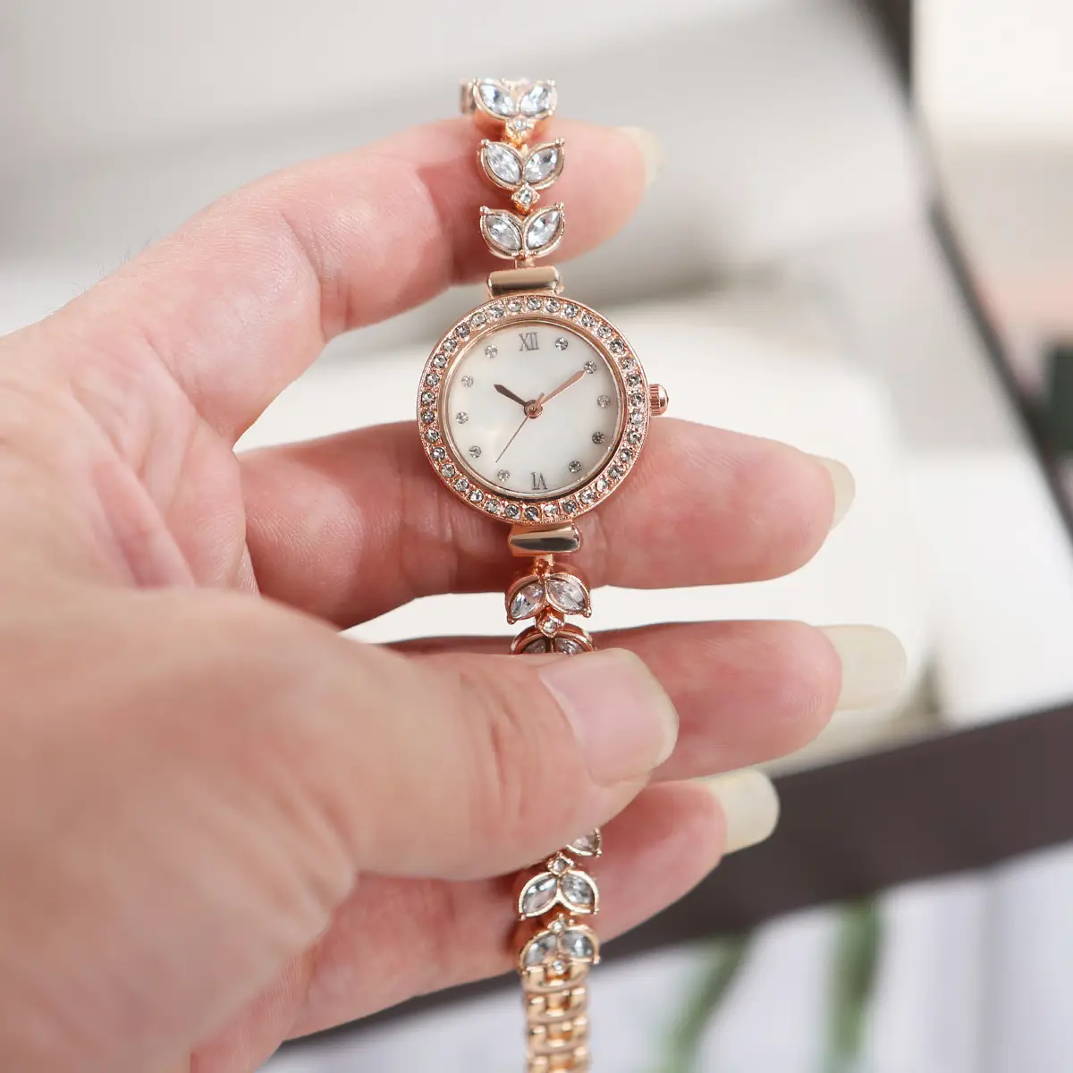 Cross-Border Mermaid Women's Watch Silver Crystal Band — feature 17