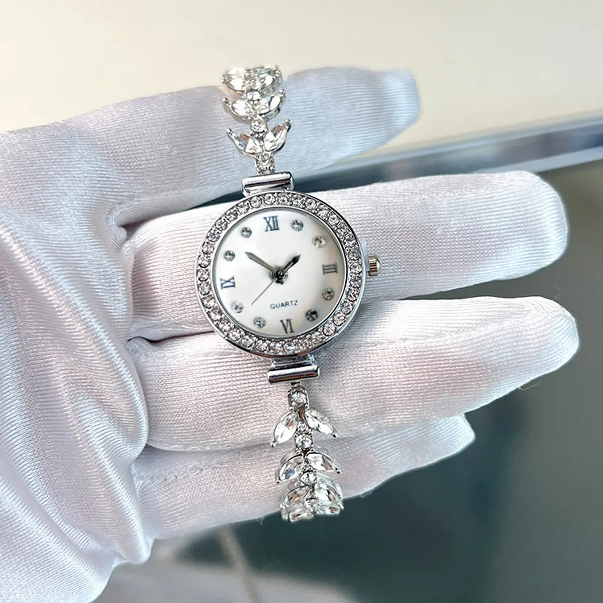 Cross-Border Mermaid Women's Watch Silver Crystal Band - Image 4