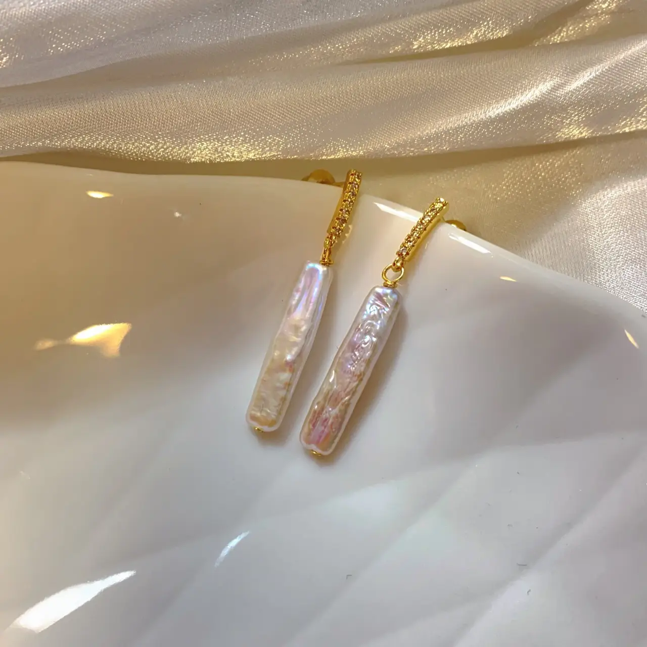 French Retro Pearl Earrings Female Elegant Light Luxury - Image 2