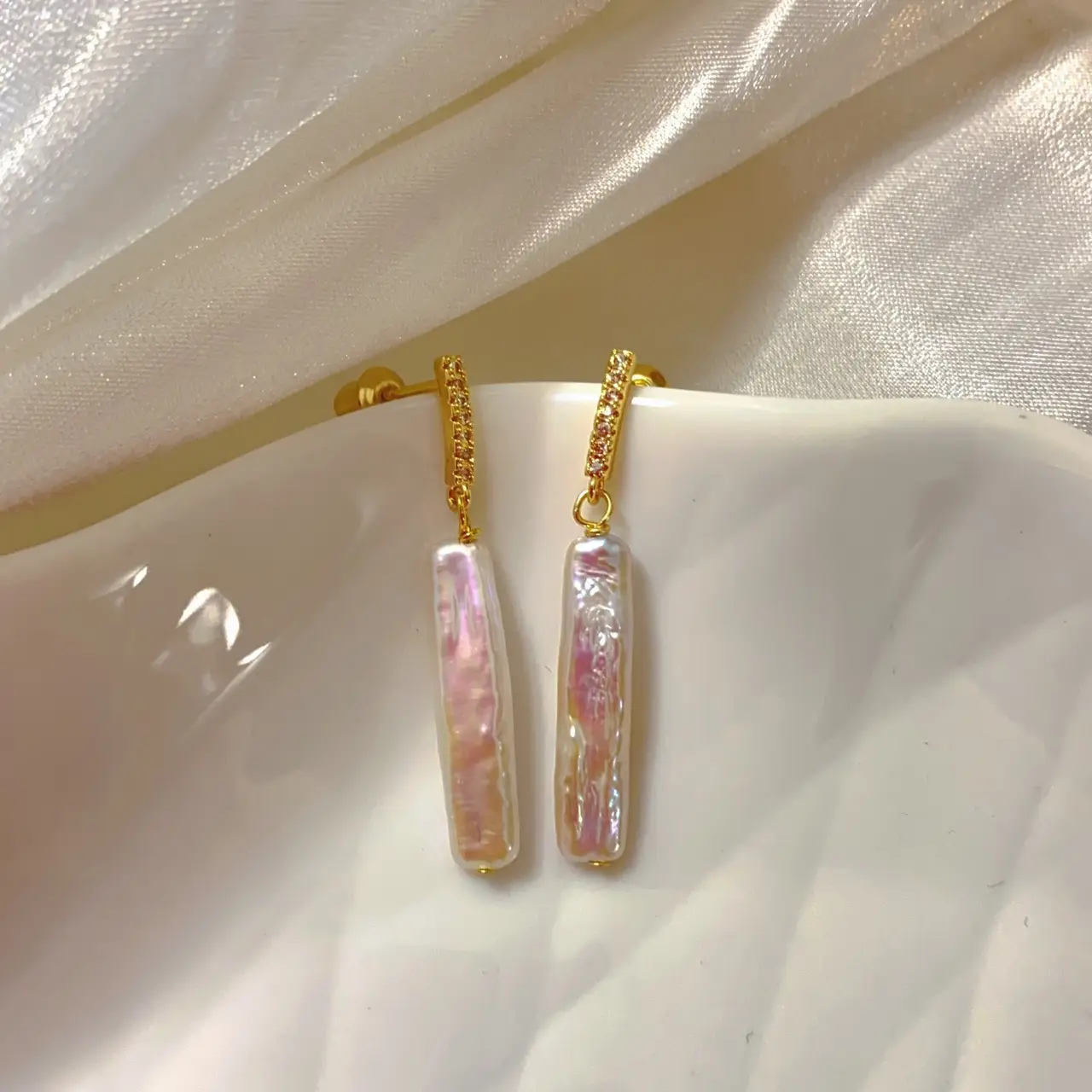 French Retro Pearl Earrings Female Elegant Light Luxury - Image 3