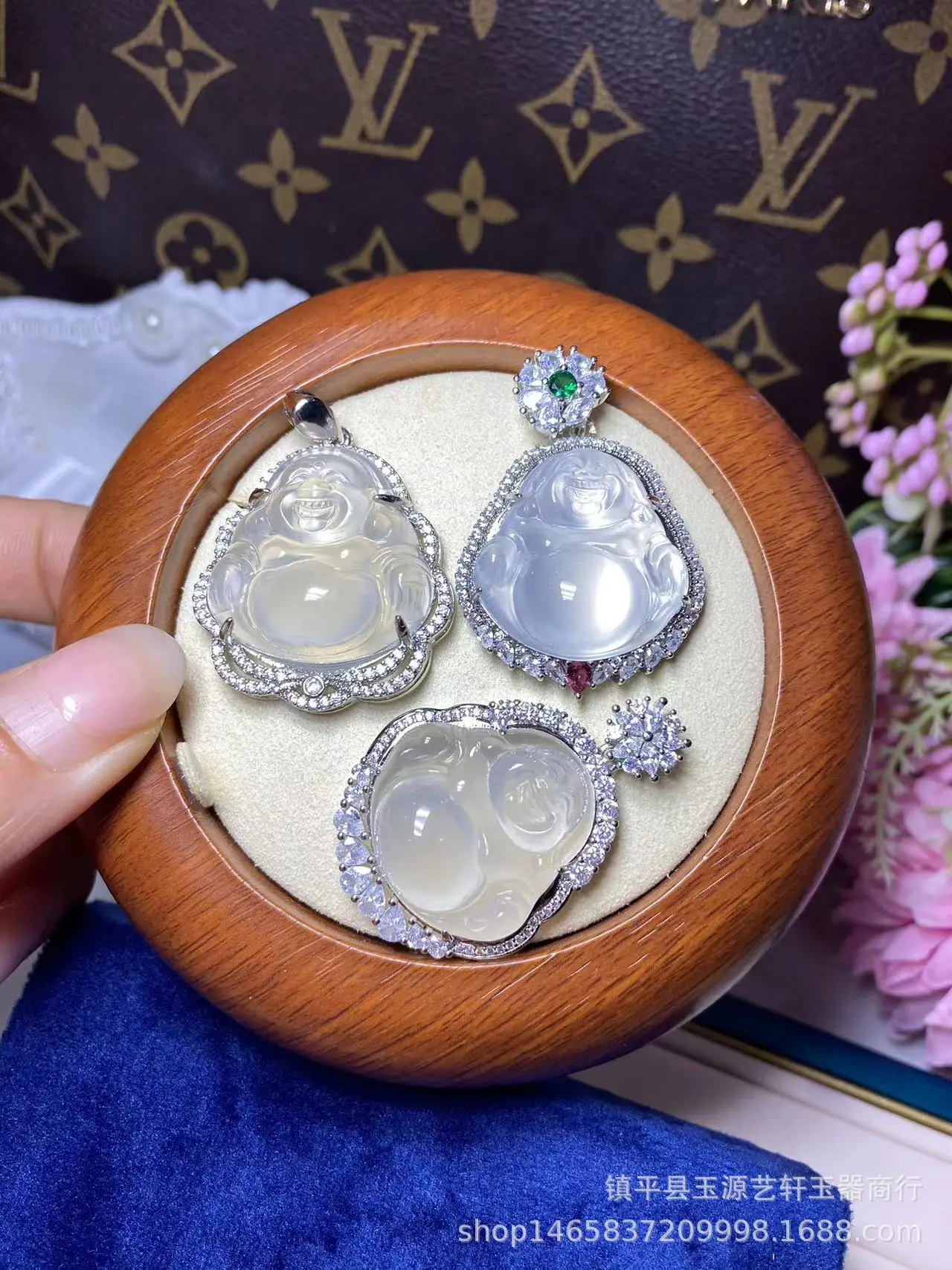 925 Silver Plated Buddha Pendant with White Agate Jade — feature 1