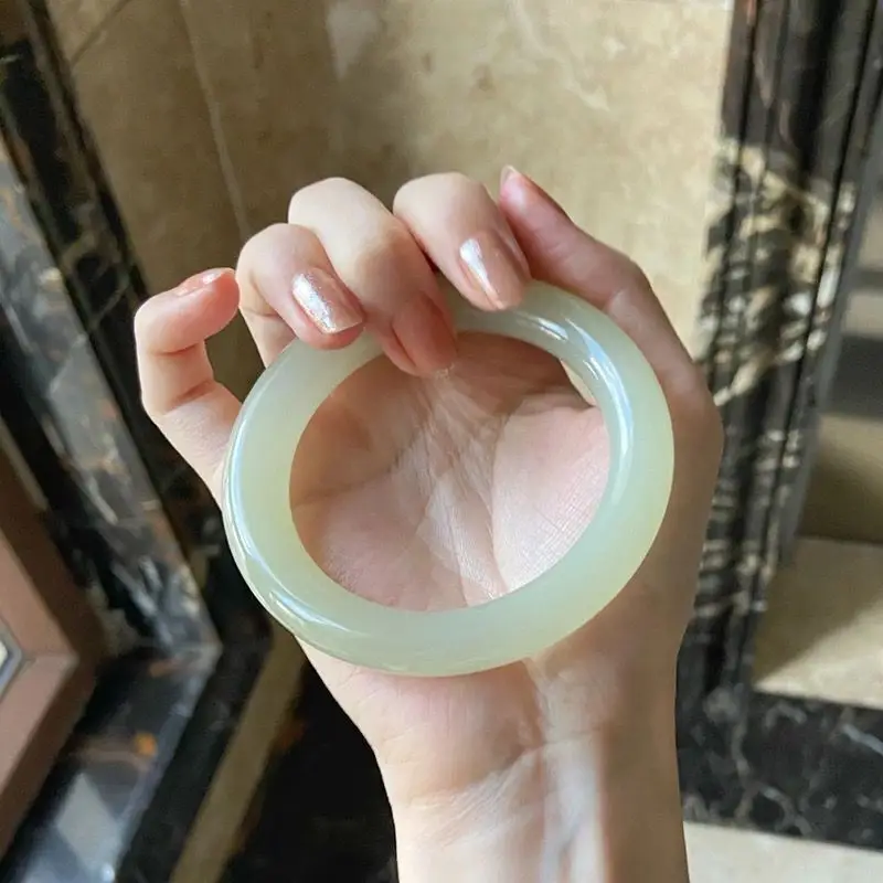 Women's Jade Chubby Round Bracelet Hotan Qingyu