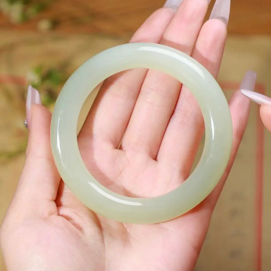 Women's Jade Chubby Round Bracelet Hotan Qingyu