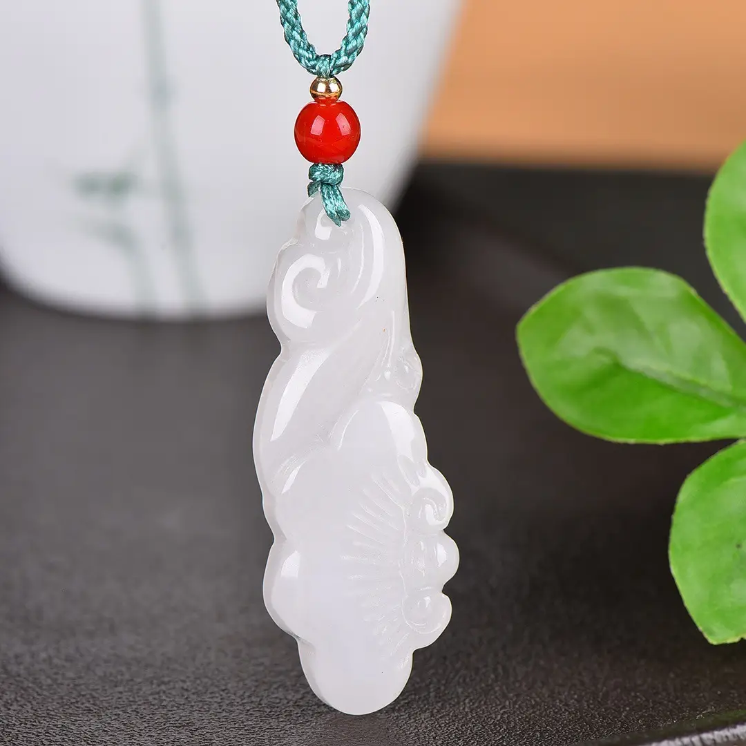 Exquisite Gold & Jade "Good Luck" Pendant - Image 3