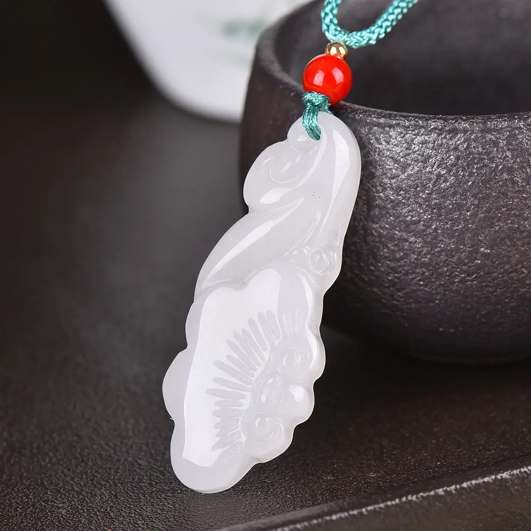 Exquisite Gold & Jade "Good Luck" Pendant - Image 4
