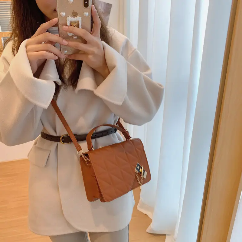 2023 Trendy Women's Quilted Shoulder Bags with Diamond Embroidery - Image 7