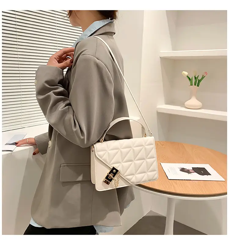 2023 Trendy Women's Quilted Shoulder Bags with Diamond Embroidery — feature 15