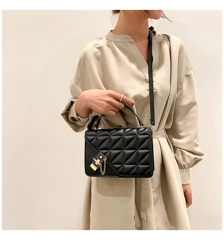 2023 Trendy Women's Quilted Shoulder Bags with Diamond Embroidery — feature 17
