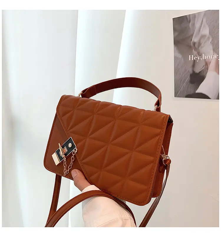 2023 Trendy Women's Quilted Shoulder Bags with Diamond Embroidery - Image 3