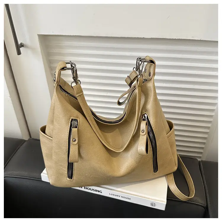 Black Retro Shoulder Bag Women 2023 Winter Tote — feature 21