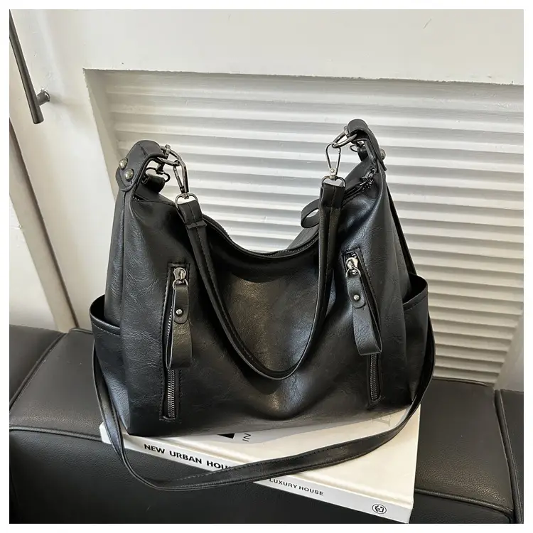 Black Retro Shoulder Bag Women 2023 Winter Tote — feature 23