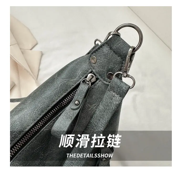 Black Retro Shoulder Bag Women 2023 Winter Tote — feature 4