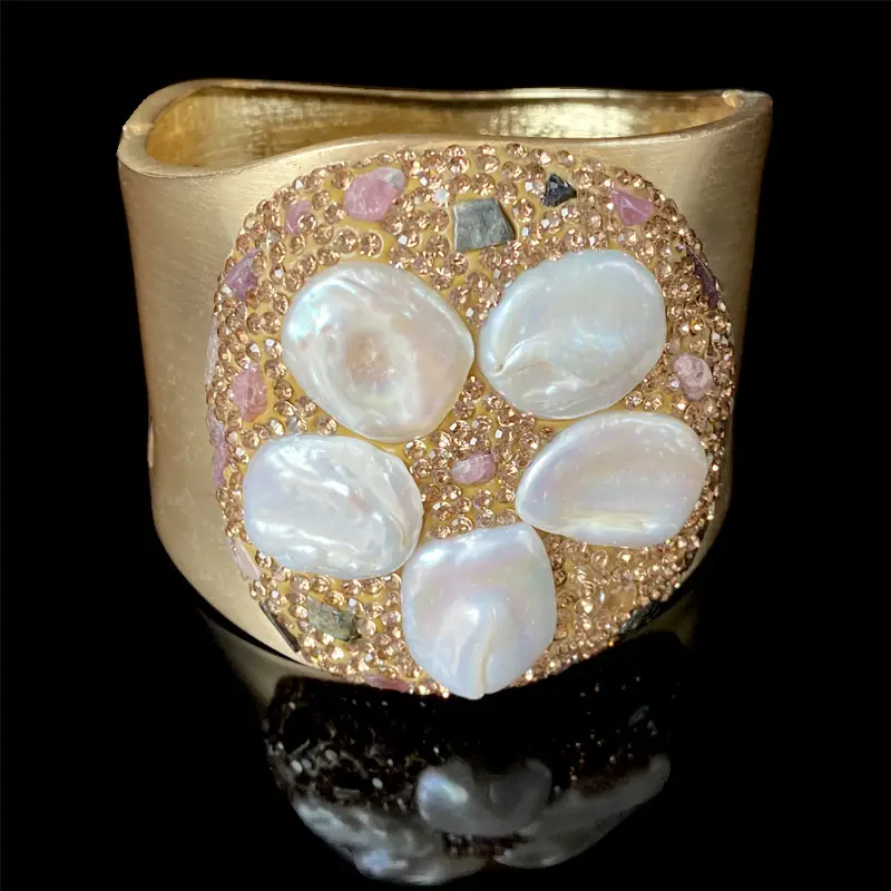Wide Bristled Pearl Bracelet with Gold Plating — feature 5