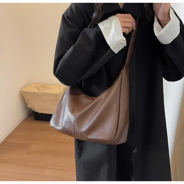 Black Leather Shoulder Bag for Women 2023 — feature 10