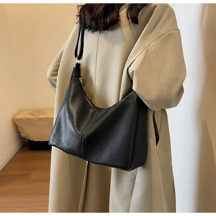 Black Leather Shoulder Bag for Women 2023 — feature 12