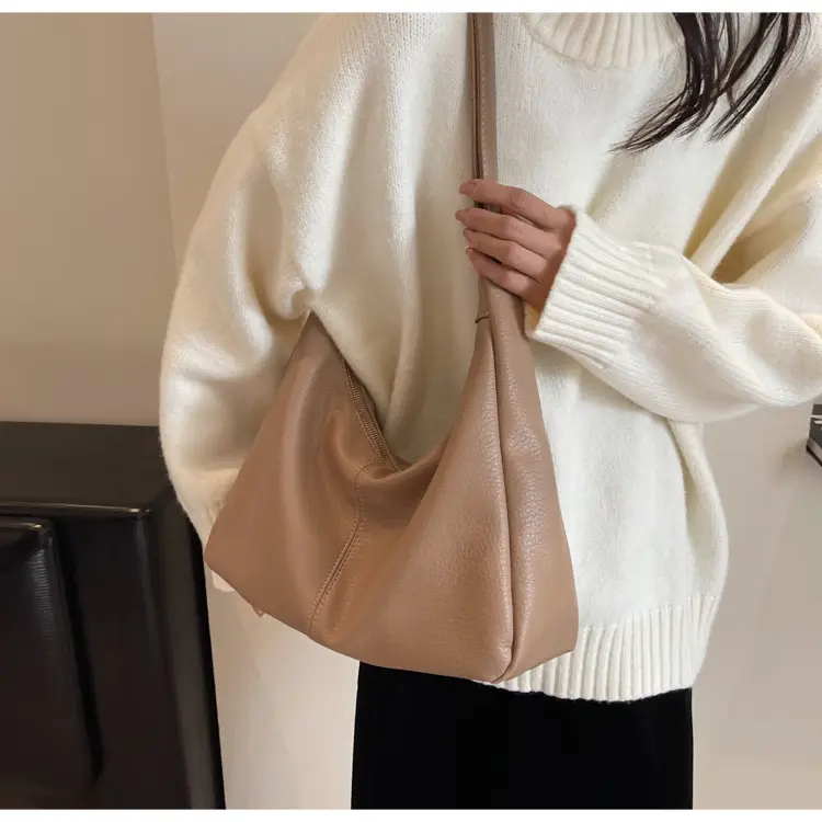 Black Leather Shoulder Bag for Women 2023 — feature 17
