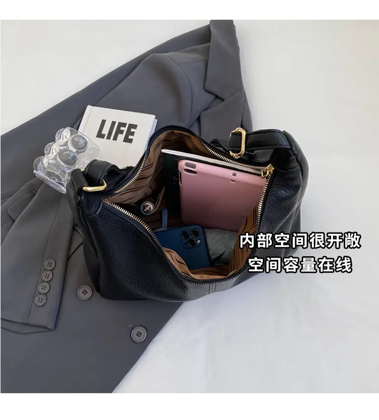 Black Leather Shoulder Bag for Women 2023 — feature 7