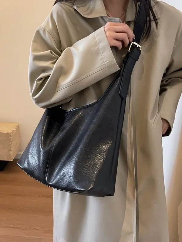 Black Leather Shoulder Bag for Women Winter 2023 - Image 7